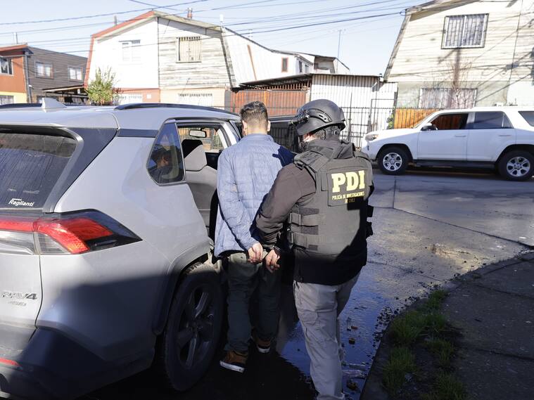 Concretaban encuentros por aplicación de citas: PDI detiene a dos sujetos por secuestros con violación