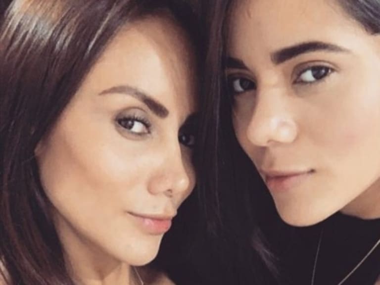 «Esto no es normal»: Sonia Isaza y su hija son criticadas por la forma en que se besan