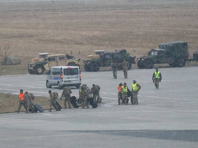 Soldados y equipamiento militar llegan al aeropuerto de Rzeszow-Jasionka