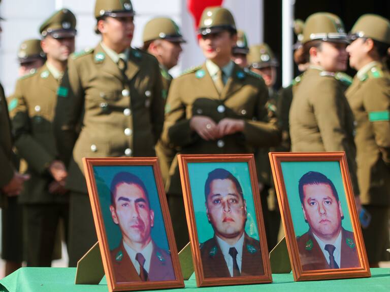 Erika Cid, madre de uno de los carabineros asesinados en Cañete: “El Presidente Boric me dijo que iba a buscar justicia, pero yo no le creo”