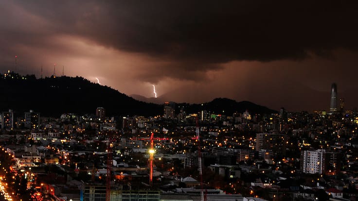 Comenzó el sistema frontal: revisa cuándo llegarán las lluvias a la Región Metropolitana