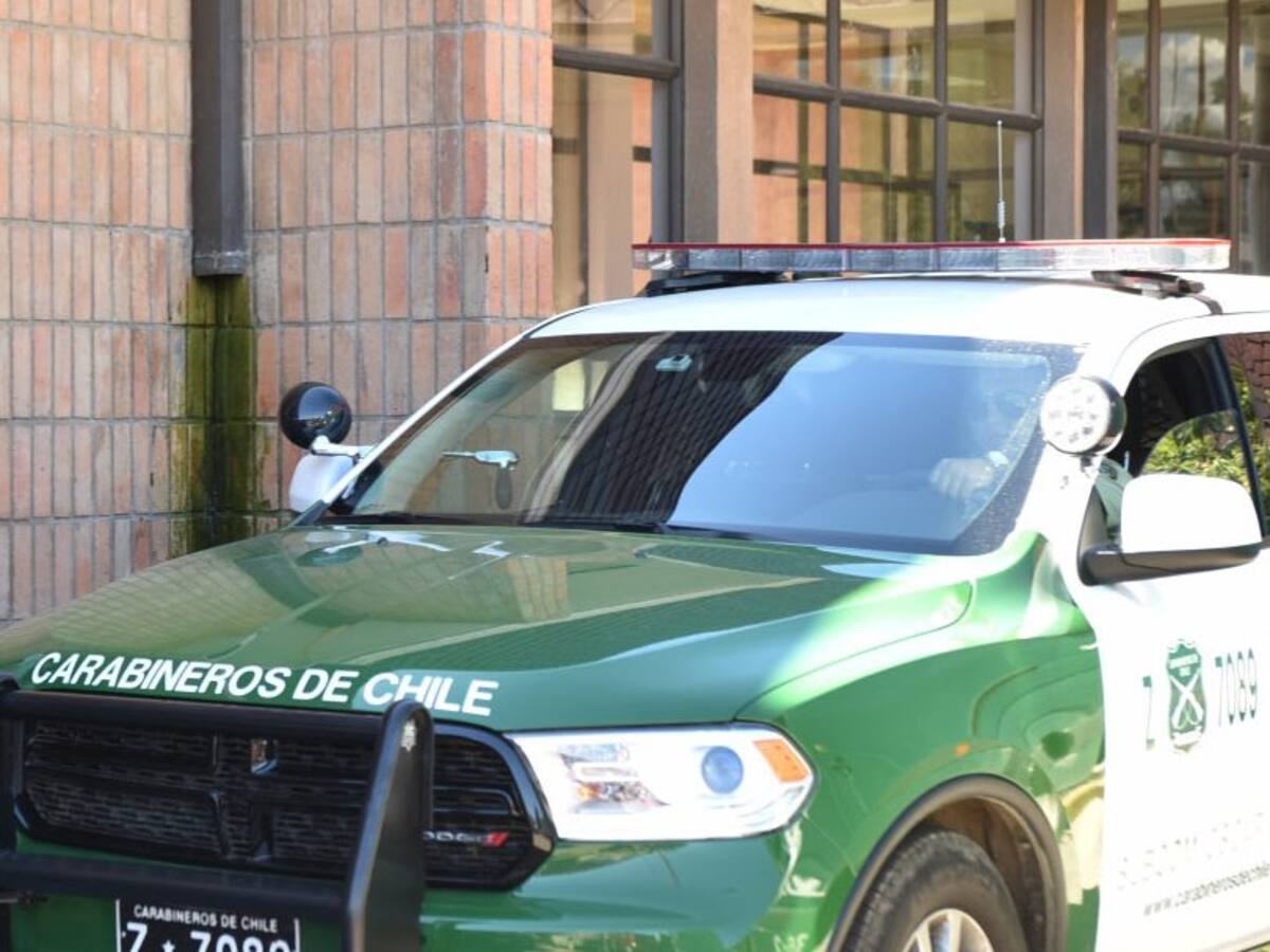 Carabinero quedó con trauma ocular tras ataque de desconocidos en Máfil: hay otros cinco funcionarios heridos