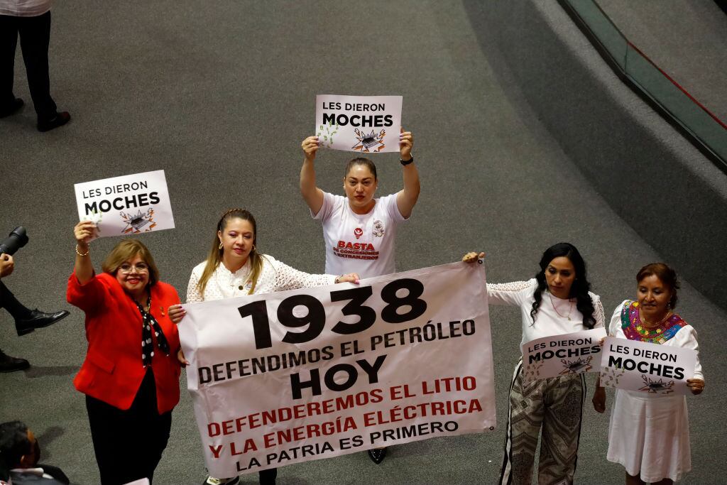 Diputadas de México celebran la norma que nacionaliza el litio