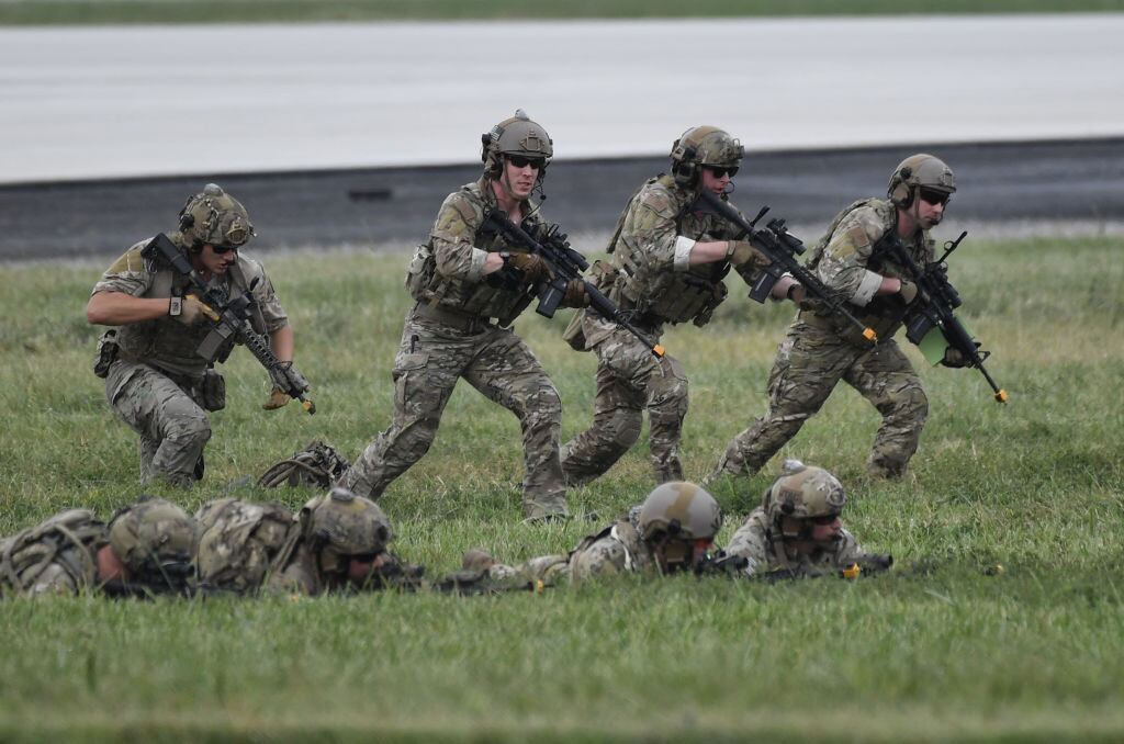Soldados de EEUU en ejercicios militares en su base aérea de Osan
