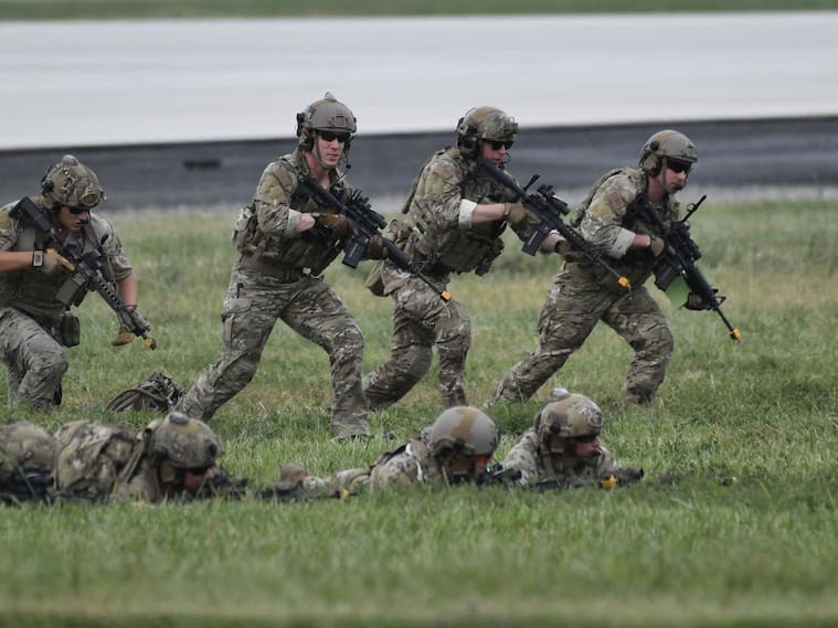 Soldados de EEUU en ejercicios militares en su base aérea de Osan