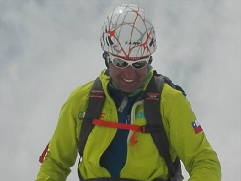 Empresario chileno hace historia al subir el Everest y el Lhotse en la misma expedición