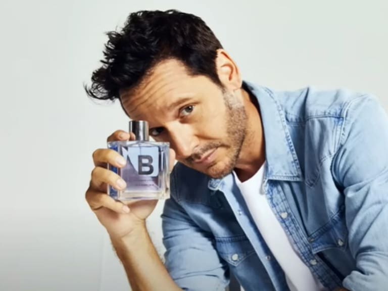 Benjamín Vicuña lanza su nuevo perfume «B»