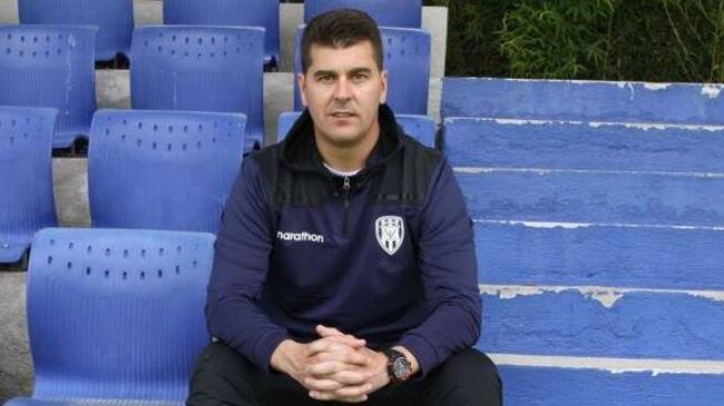 Quién es Ismael Rescalvo, el entrenador que buscaría Universidad de Chile para 2022
