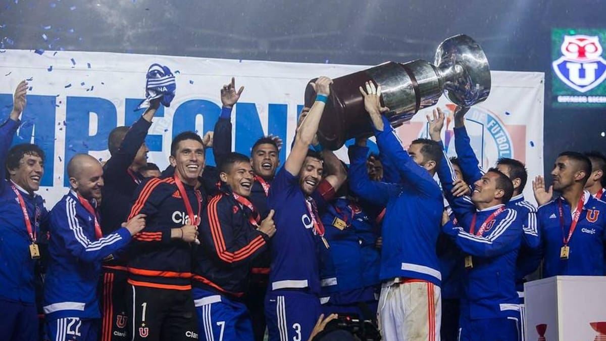 La U campeón de la Supercopa: el único día en que los azules levantaron el esquivo título