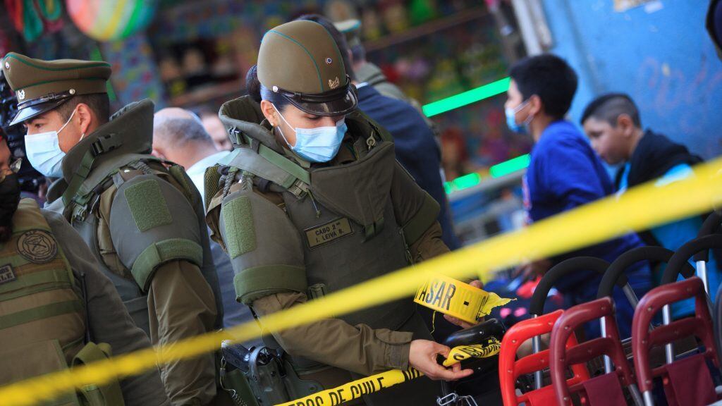 15 de septiembre de 2021/SANTIAGOPelea entre comerciantes ambulantes de meiggs deja dos personas heridas a bala
FOTO:DIEGO MARTIN /AGENCIAUNO