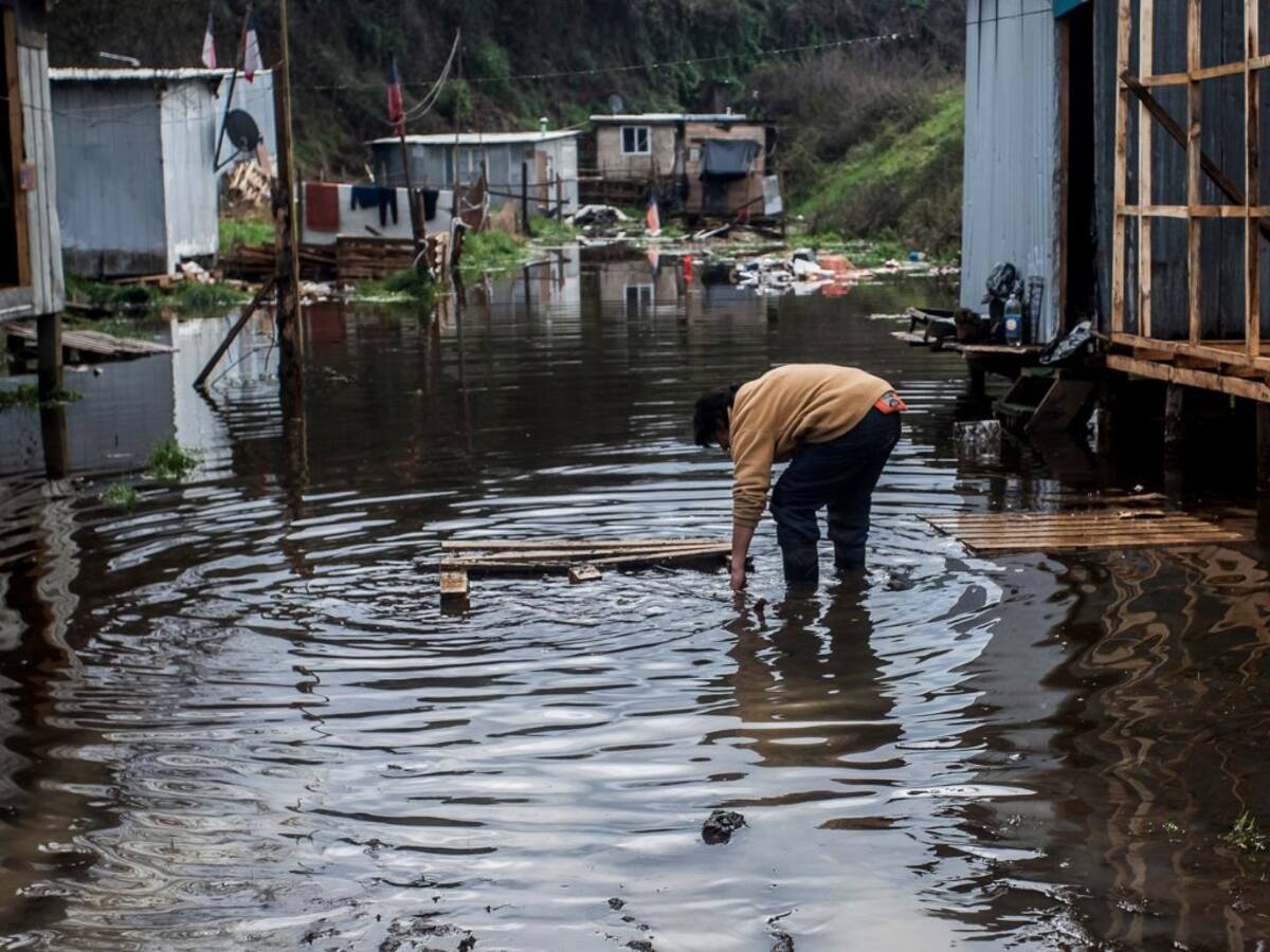 Balance por sistema frontal en Chile: 20 damnificados, 50 viviendas afectadas y más de 11 mil clientes sin luz