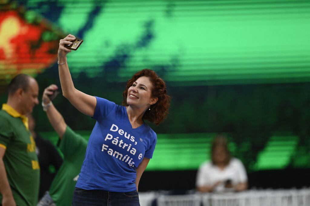 Diputada de ultraderecha Carla Zambelli en un acto en Rio de Janeiro