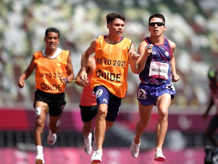 Cristián Valenzuela avanzó a la final de los mil 500 metros T11 de los Juegos Paralímpicos