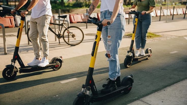 Municipalidades de Coquimbo y La Serena en guerra contra los scooters: anuncian multas hasta fin del servicio