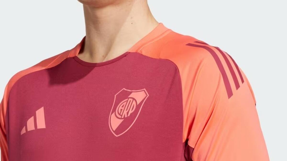 ¡Indignados! Hinchas de River Plate desataron su furia por la curiosa nueva indumentaria del “millonario”
