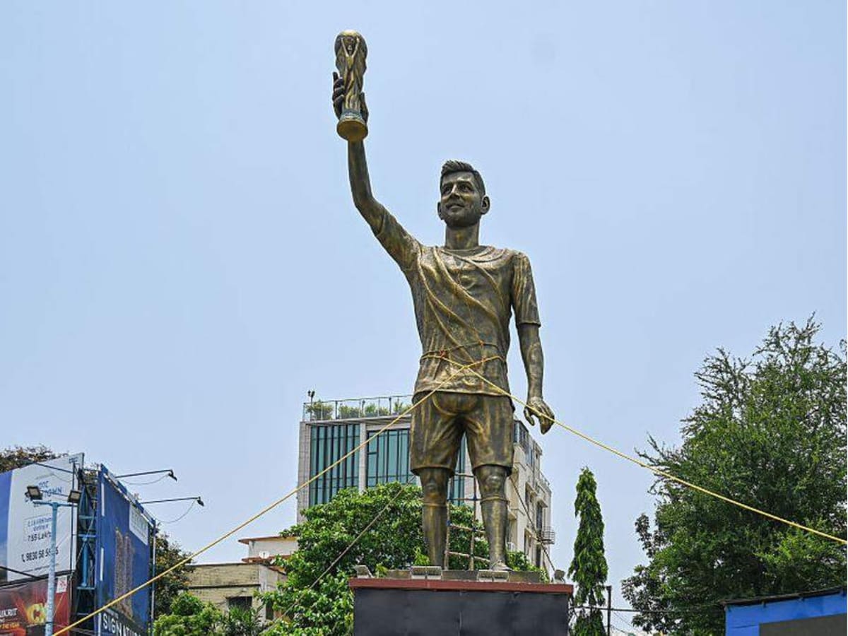 Polémica estatua de Messi de 20 metros en la India vive nuevo episodio: desató pánico en la población
