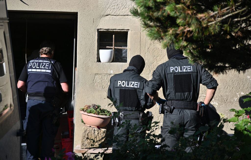 Policía de Alemania allana a grupo de ultraderecha en diferentes ciudades