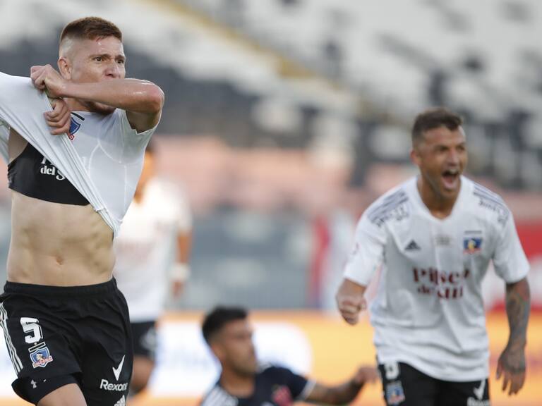 25 de Abril del 2021/SANTIAGOLeonardo Gil(c) anota uy celebra su primer gol y el 1 a 0 de Colo Colo ,durante el partido valido por la quinta fecha del Campeonato Nacional AFP PlanVital 2021, entre Colo Colo vs Universidad de Chile, disputado en el Estadio Monumental.
FOTO:FRANCISCO LONGA/AGENCIAUNO