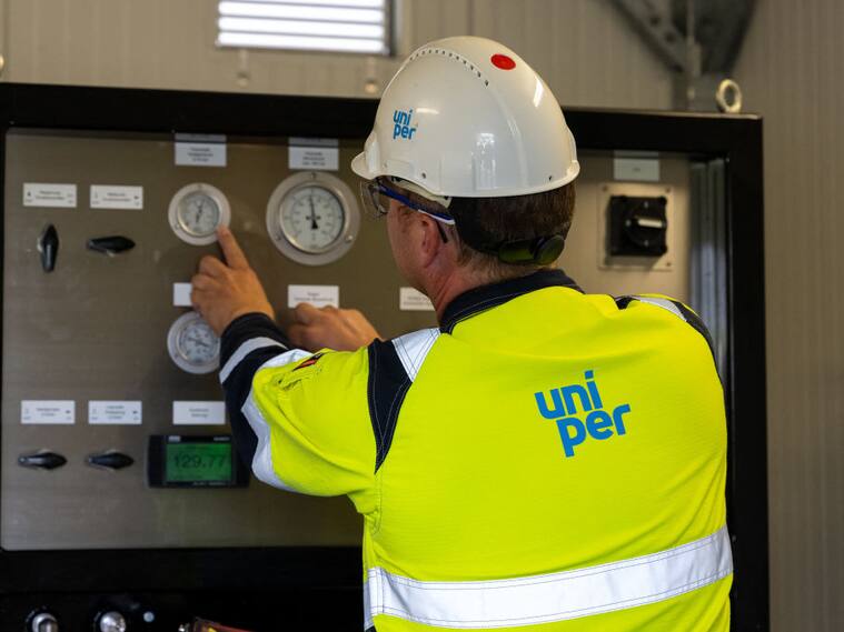 Trabajador de la empresa privada de gas Uniper en una planta en Alemania
