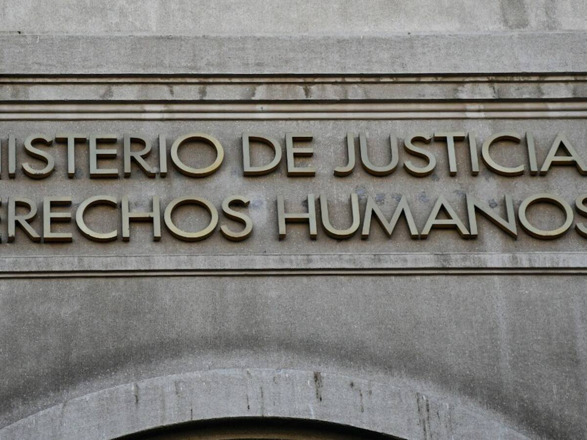 Encuentran restos humanos en un contenedor de comida en una de las oficinas del Programa de DD. HH.