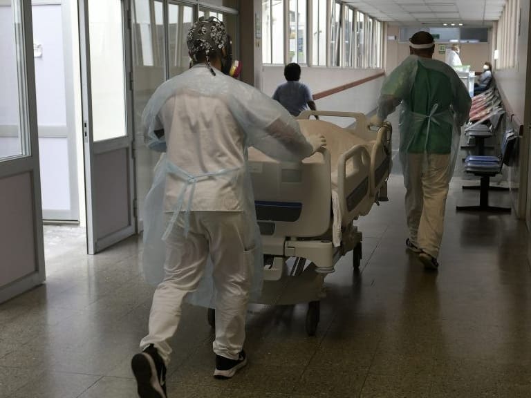 Pandemia de coronavirus: chilenos evaluaron con una nota de 4,8 al sistema de salud durante la emergencia sanitaria