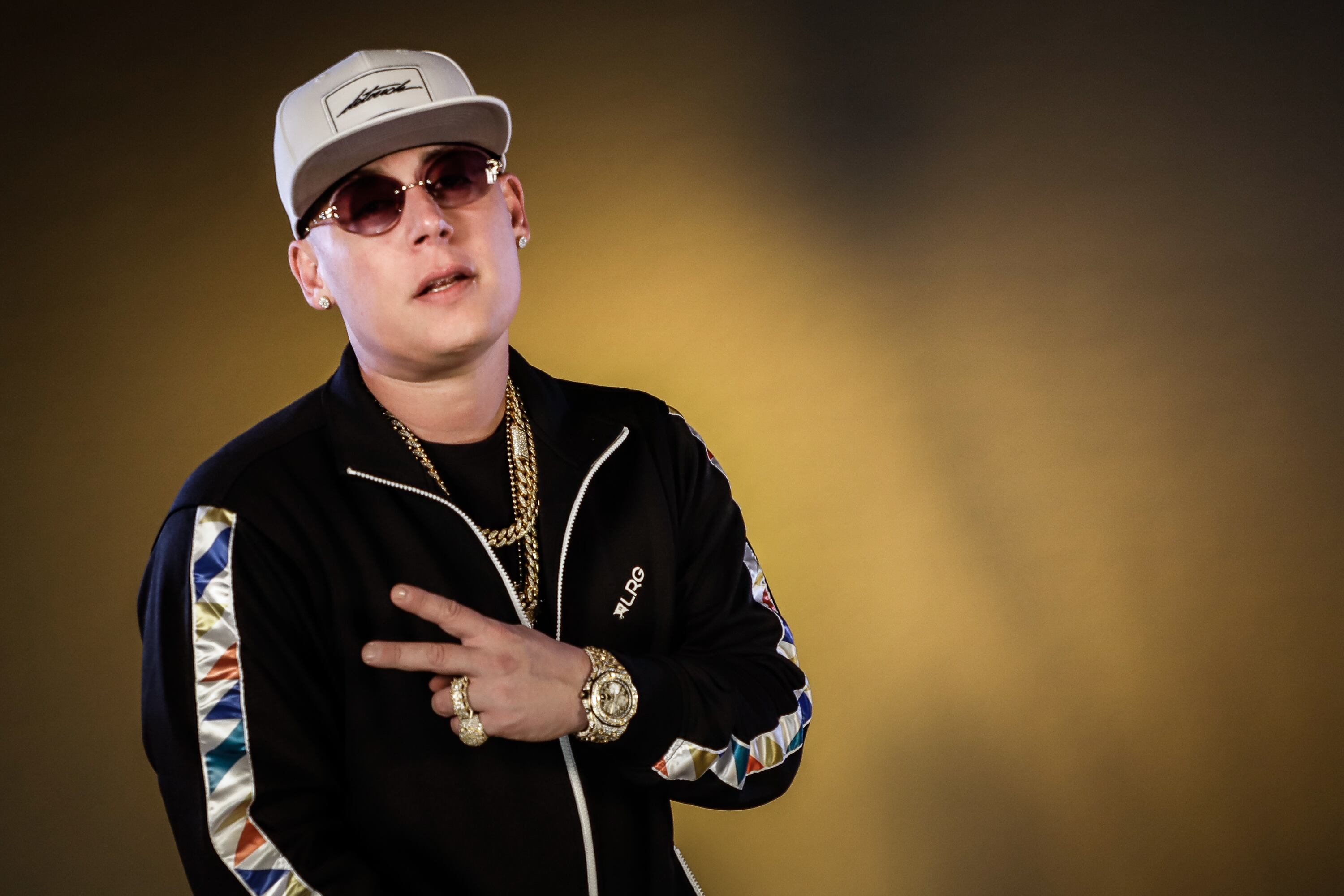 MIAMI, FLORIDA - FEBRUARY 12: Cosculluela visits La Musica Studio on February 12, 2020 in Miami, Florida. (Photo by John Parra/Getty Images)