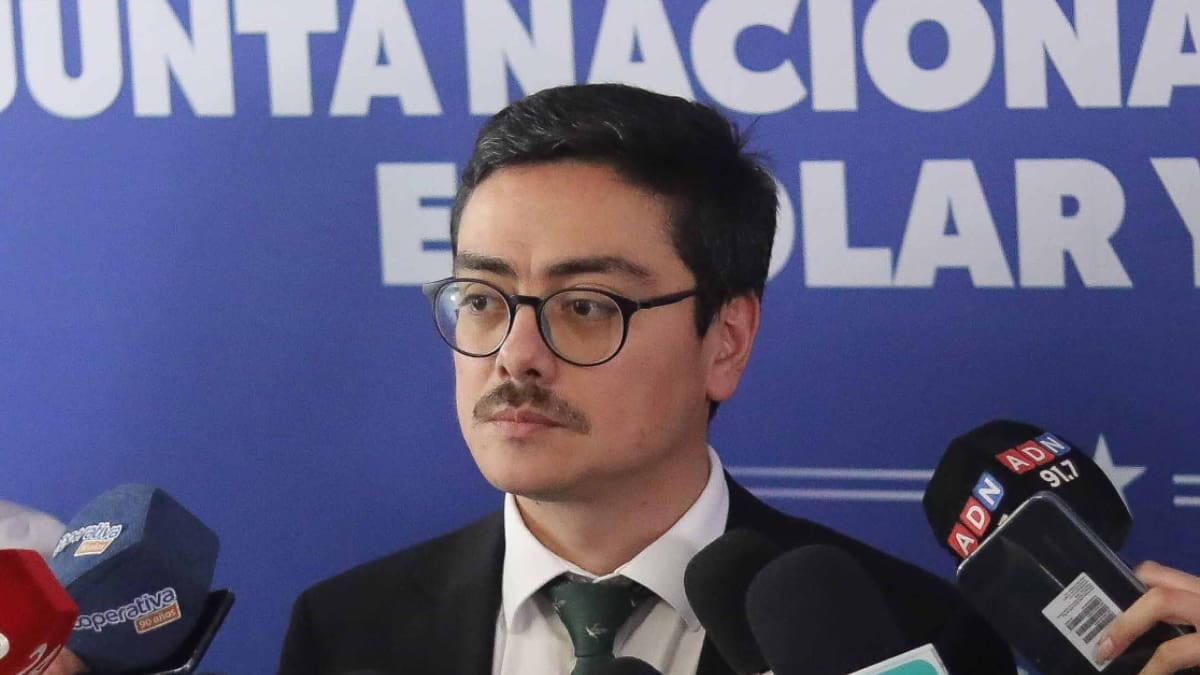 “Coima y cohecho”: director de Junaeb aborda allanamientos y apunta a “años de oscuridad”