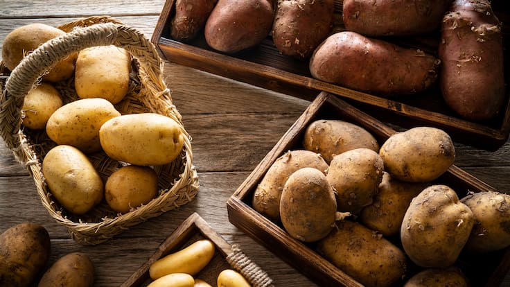 Ni en el refrigerador, ni al aire libre: la mejor forma de guardar las papas y evitar que les salgan brotes