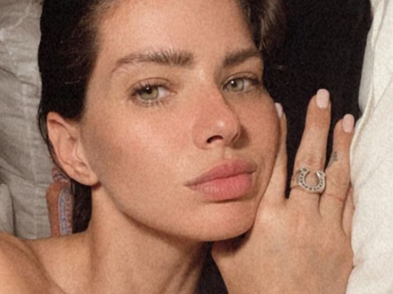 China Suárez publicó elegante topless en medio de su estadía en España