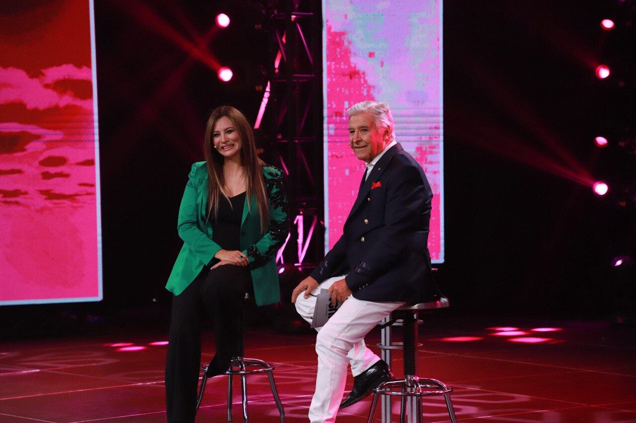 El homenaje a Myriam Hernández, quien fue entrevistada por Pablo Aguilera. Foto: Premios Musa.