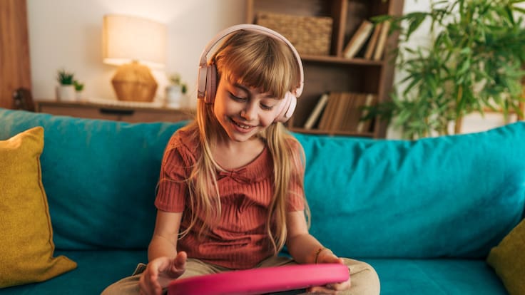 Creatividad y menos pantallas: El llamado de los expertos para cambiar los hábitos de consumo infantil