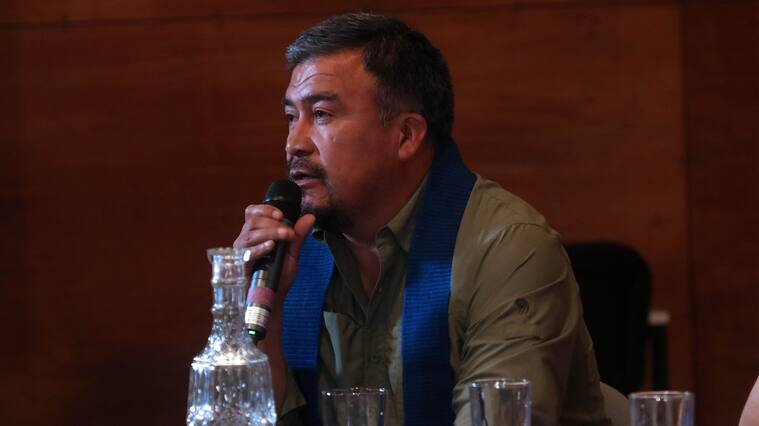 29 de noviembre 2018/ SANTIAGOEl líder de la CAM, Héctor Llaitul, participa del conversatorio abierto “Cobertura Mediática y violencia de Estado hacia el pueblo Mapuche”, organizado por la Escuela de Periodismo de la Universidad de Chile, y del que también participarán la periodista Paula Huenchumil; el Dr. En Historia, Claudio Millacura y la docente Verónica Figueroa.
FOTO.JAVIER SALVO/AGENCIAUNO