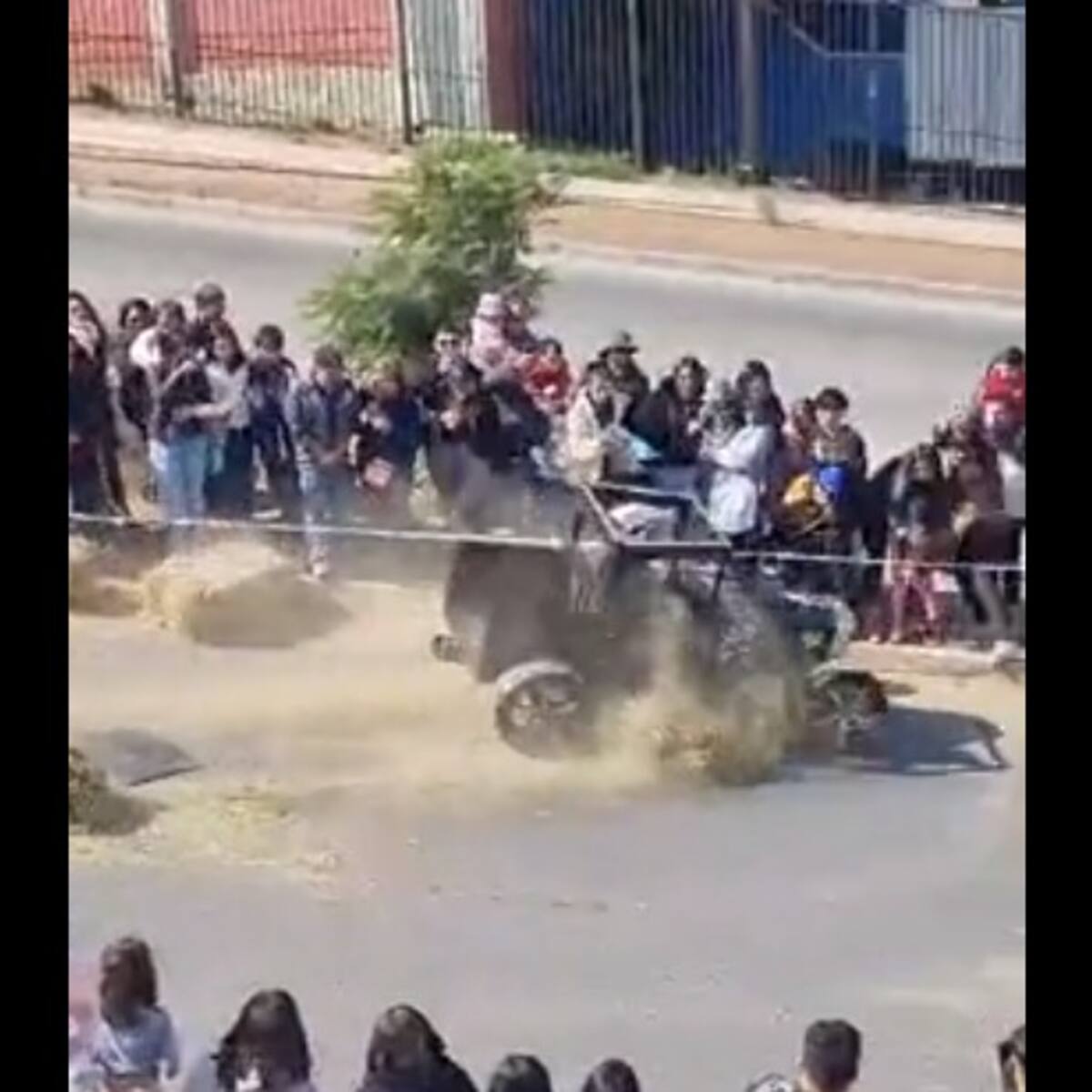Accidente en carrera de “Autos Locos” en Ovalle termina con cuatro lesionados: participante perdió el control y los atropelló