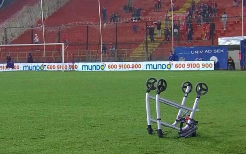 Digno de la 'Chilean Premier League': la historia de cómo terminó un 'burrito' en la cancha de Santa Laura | Captura de pantalla TNT Sports