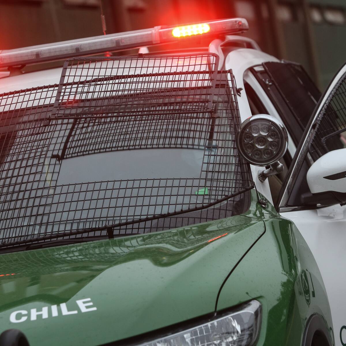 Sujetos protagonizan choque en La Florida: transitaban en auto con encargo por robo