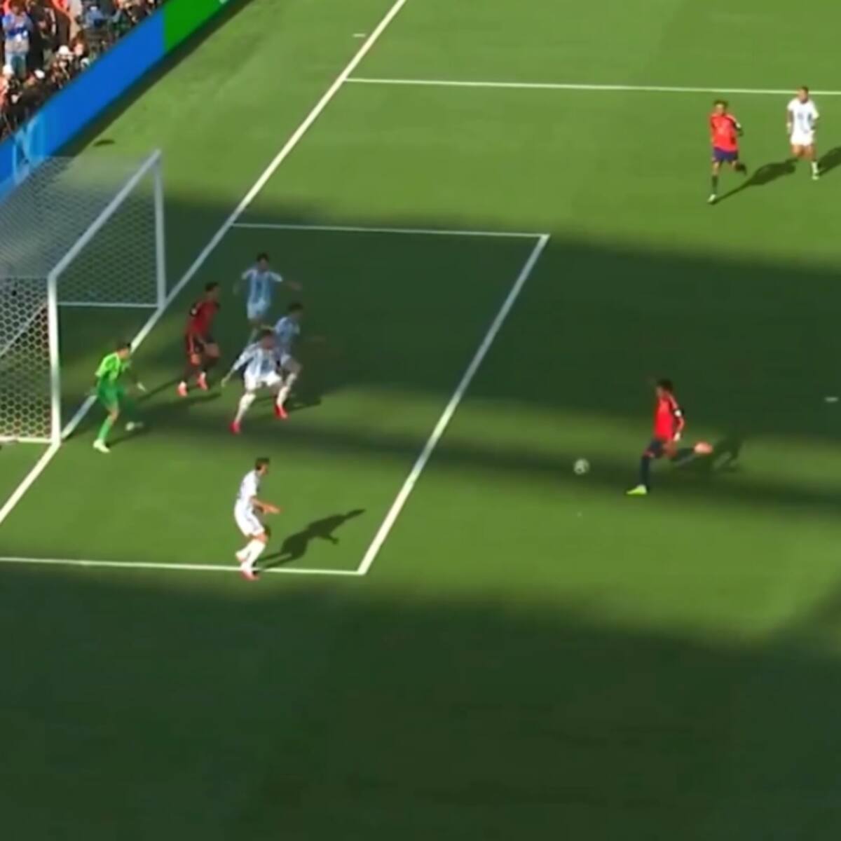 El insólito error que nadie vio en el gol que consagró a España en el Mundial: indignación total en Argentina