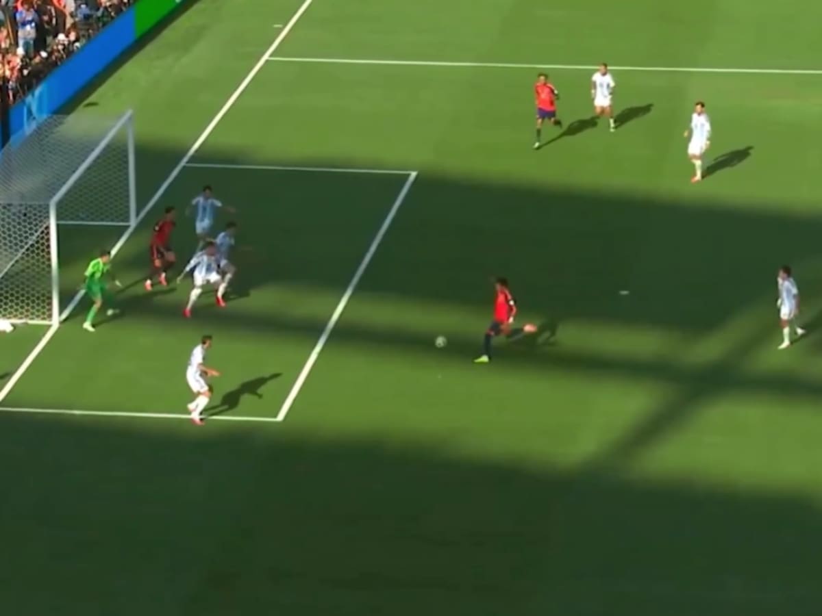 El insólito error que nadie vio en el gol que consagró a España en el Mundial: indignación total en Argentina