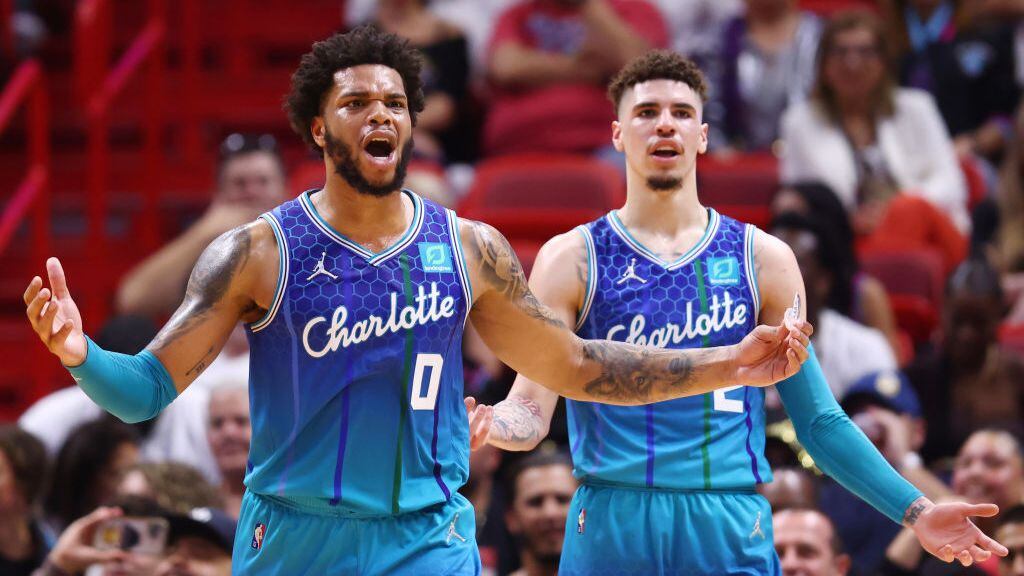 jugador de la NBA acusado de violencia intrafamiliar - Miles Bridges