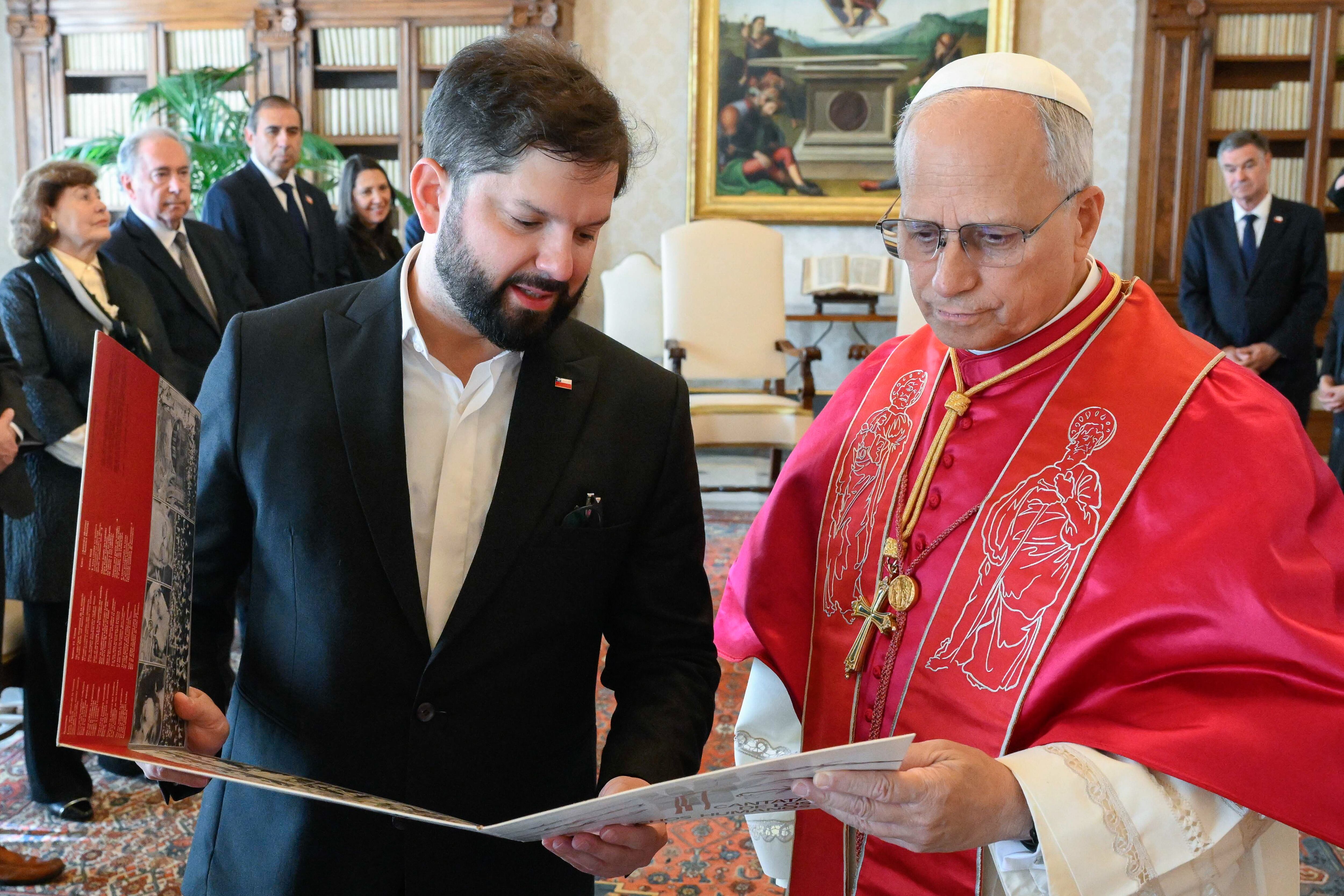 Gabriel Boric solicita a Papa León XIV interceder por la crisis humanitaria en Cuba