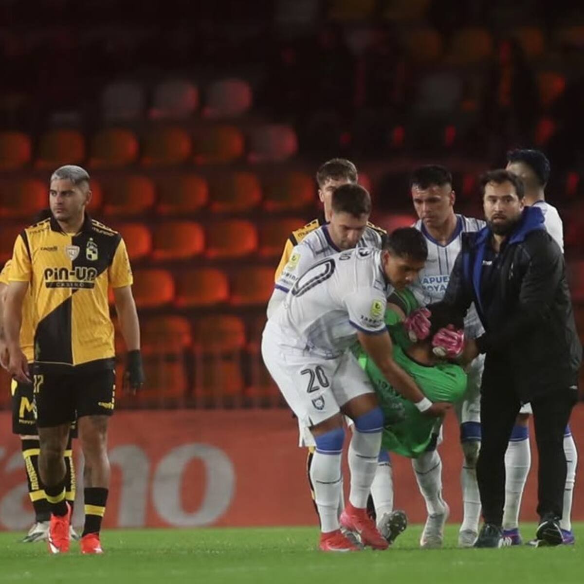 “Nunca pensé que me tocaría vivir algo así dentro de una cancha... Fue un momento muy difícil y que seguramente me va a marcar”