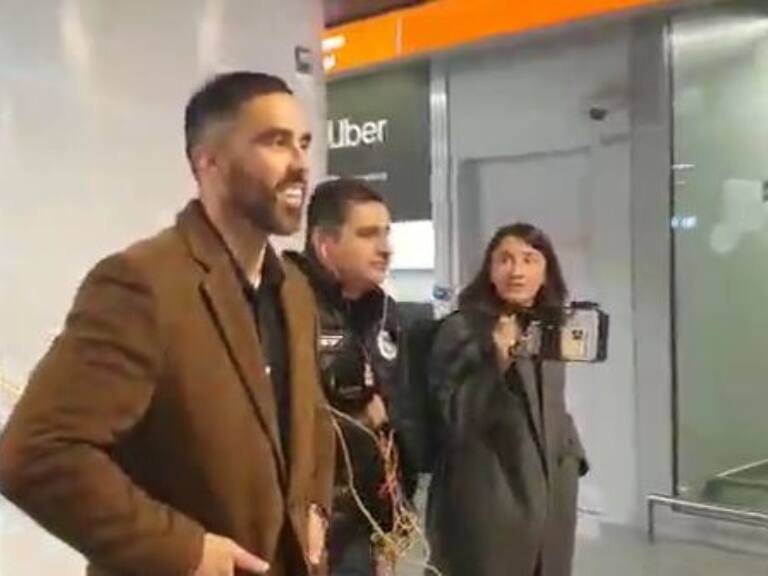 Claudio Bravo llega a Polonia para sumarse a La Roja en su primera citación de la "era Berizzo"