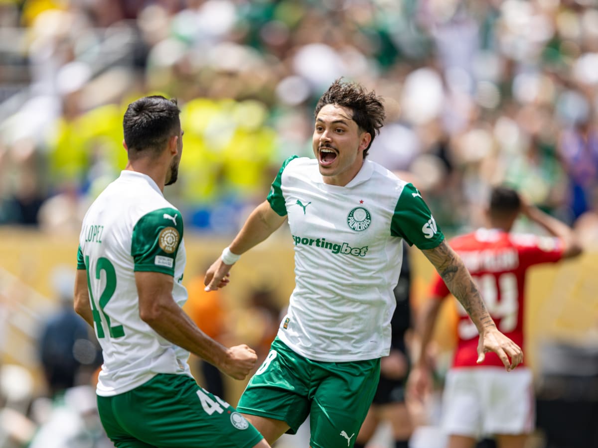 Con larga interrupción por tormenta: Palmeiras vence a Al Ahly y se acerca a los octavos del Mundial de Clubes