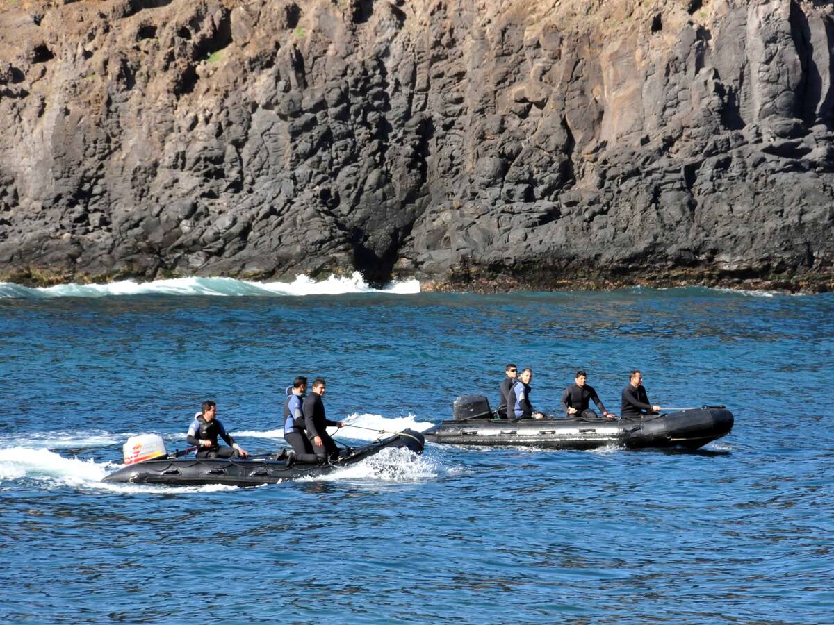 Equipos de emergencia mantienen búsqueda de adolescente desaparecido en playa de Puerto Saavedra