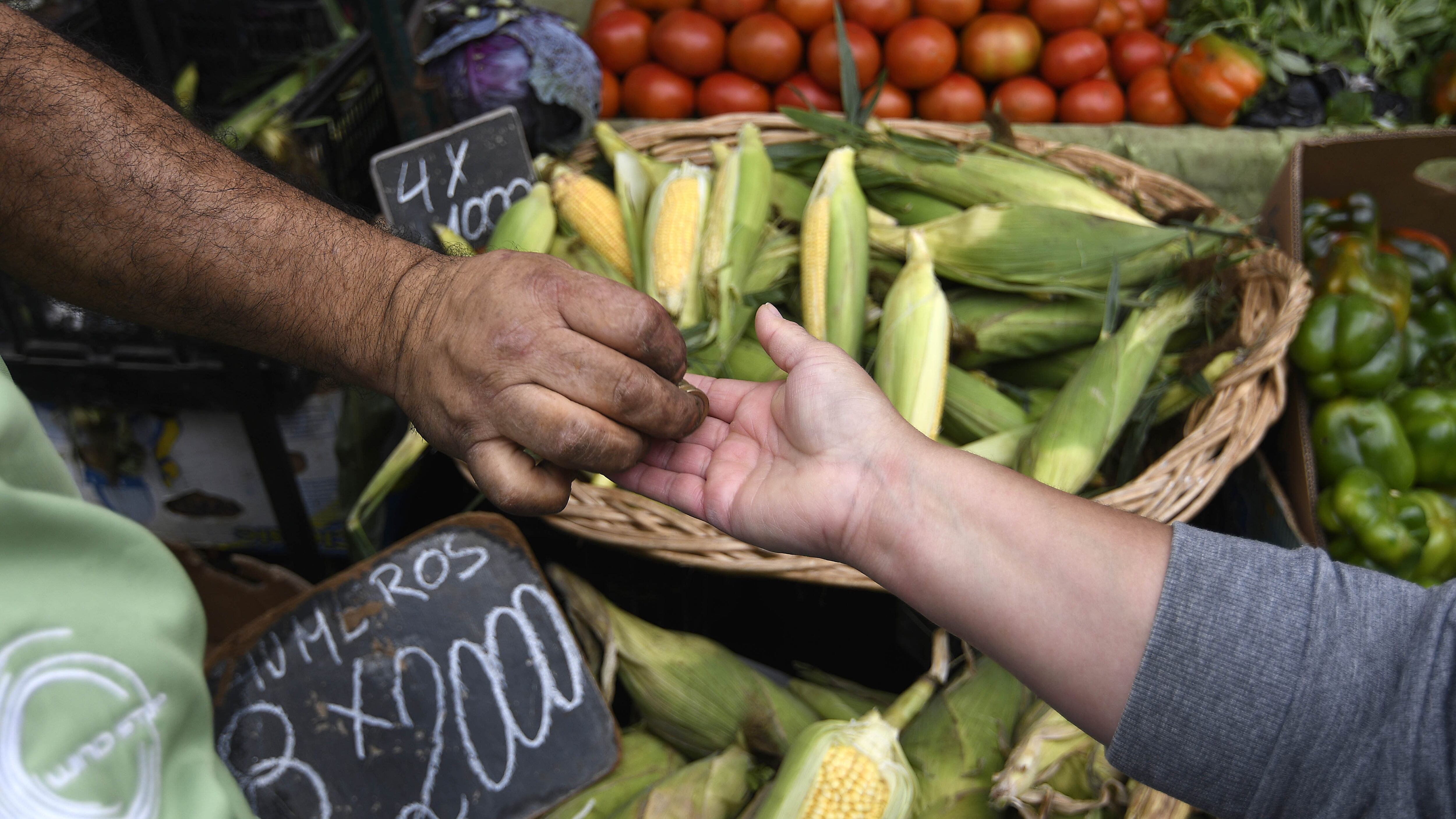 REPORTAJE ADN | El costo de la vida: el alza de alimentos y combustibles en plena pandemia