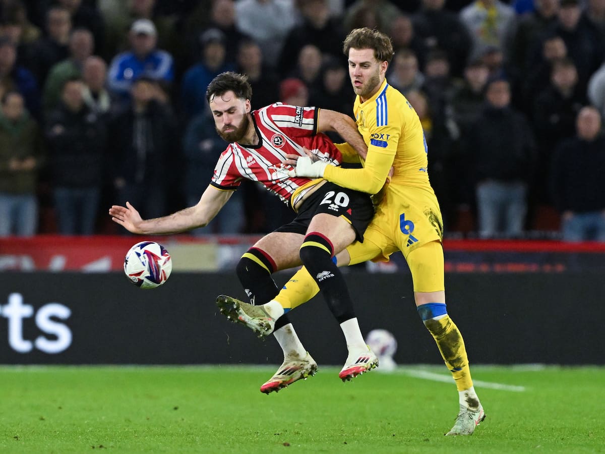Con Ben Brereton de titular: Sheffield cayó ante Leeds en partido clave por el ascenso a Premier League