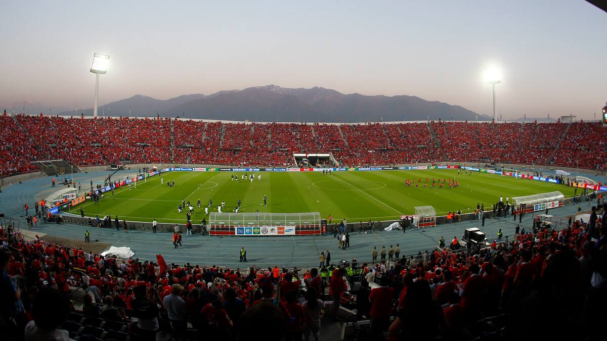 Desde el IND le dan buenas noticias a La Roja por la cancha del Estadio Nacional