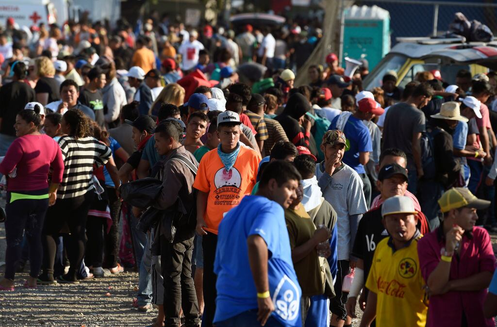 Migrantes de Latinoamérica avanzan hacia EEUU por México