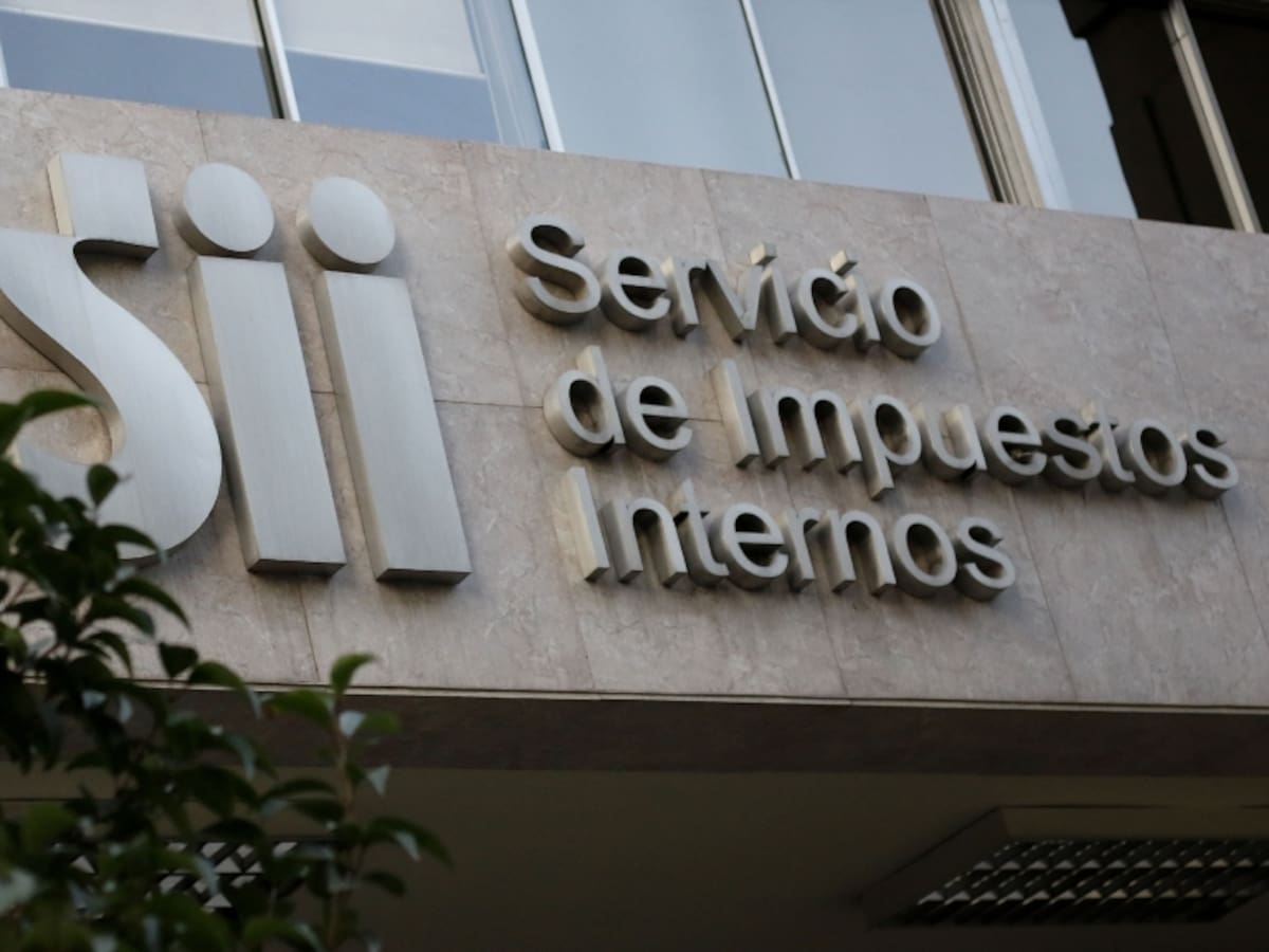 SII reintegra a cinco funcionarios suspendidos en investigación por Caso Hermosilla