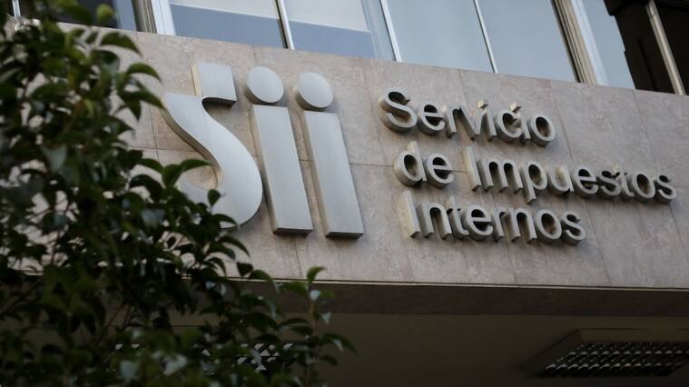 SII reintegra a cinco funcionarios suspendidos en investigación por Caso Hermosilla