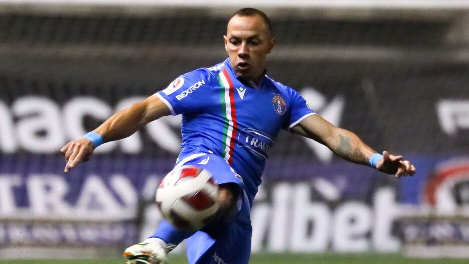 "Era primordial preservarlo": Luca Marcogiuseppe explica la temprana salida Marcelo Díaz ante Blooming por Copa Sudamericana